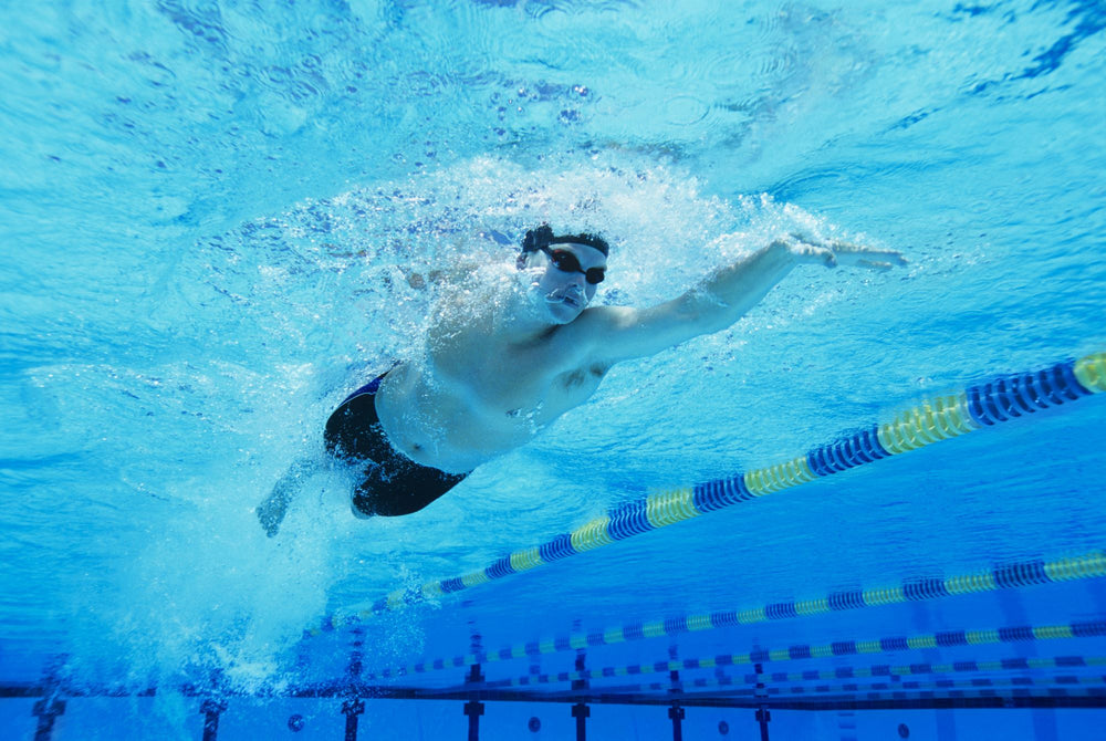 3 Best Strokes for Swimming with Back Pain