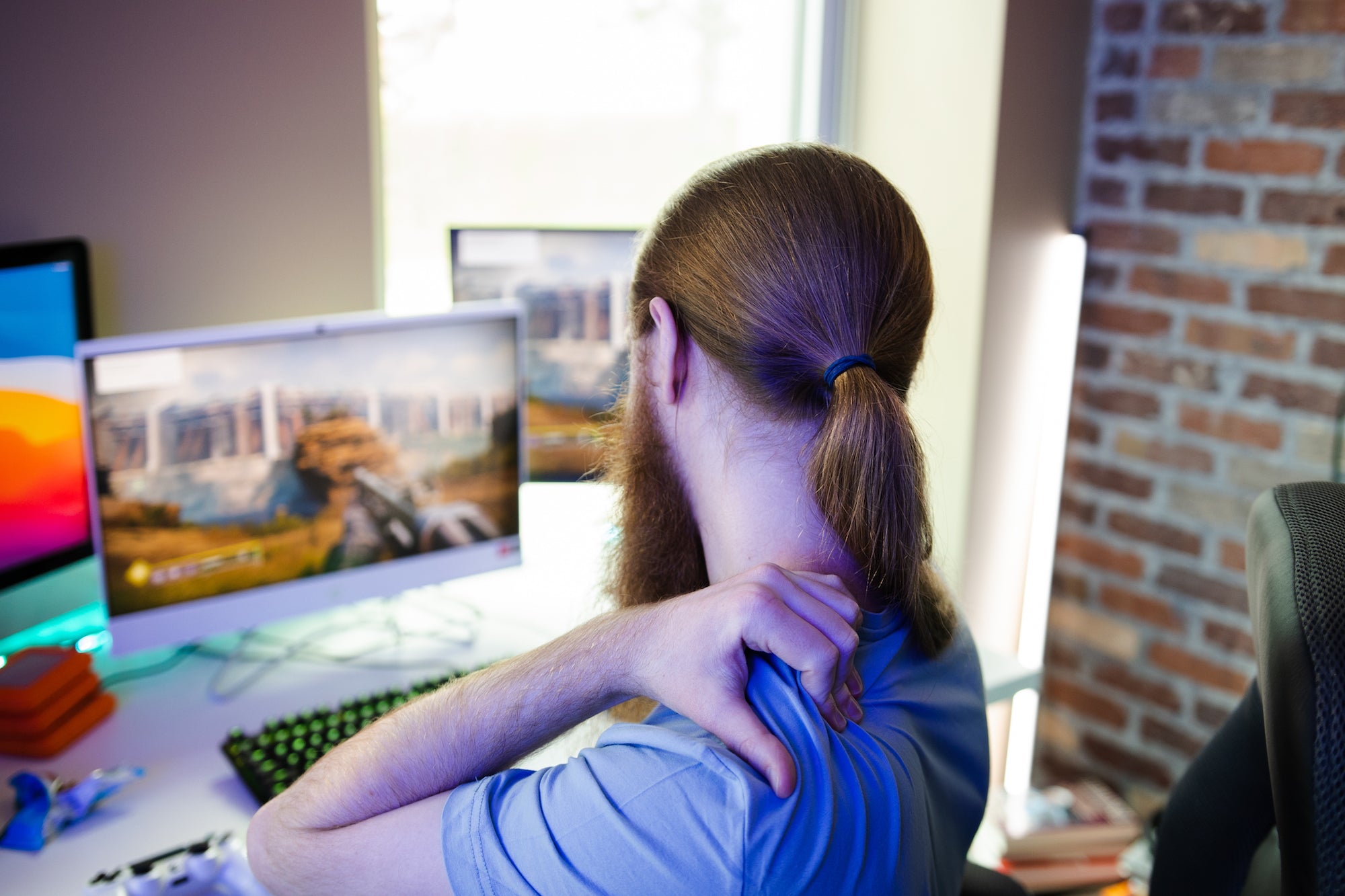 7 Tips for Gaming with Back Pain Whether You’re a Scrub or Streamer ...